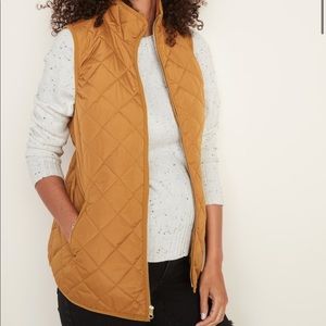 Old Navy Maternity vest NWT